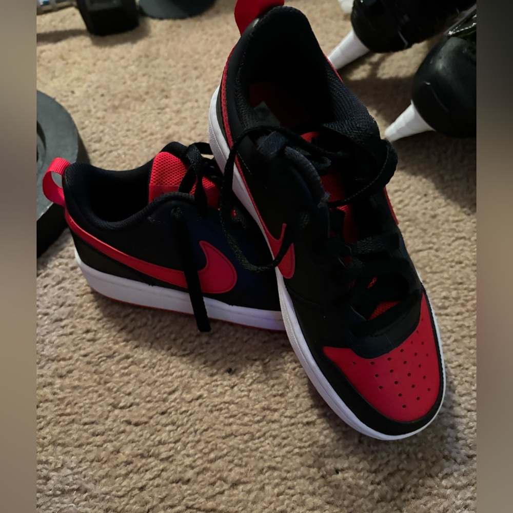 Nike youth shoes